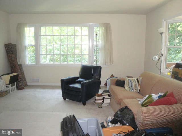 7831 Brompton Street Springfield, VA 22152 - Photo 4 of 16 Living Room