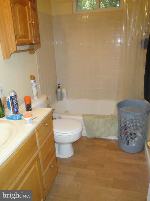 7831 Brompton Street Springfield, VA 22152 - Photo 6 of 16 Bath