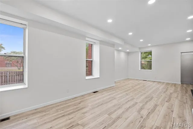 $199,900 | 327 North Boyle Avenue, Unit E4, St. Louis, MO 63108