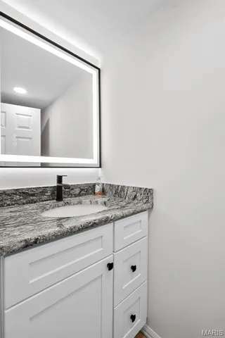 $199,900 | 327 North Boyle Avenue, Unit E4, St. Louis, MO 63108