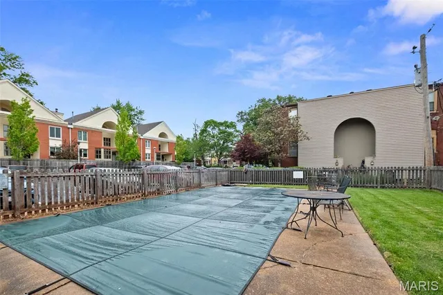 $199,900 | 327 North Boyle Avenue, Unit E4, St. Louis, MO 63108