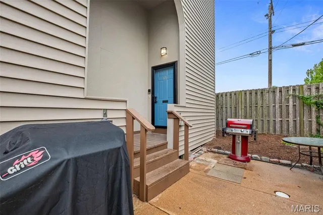 $199,900 | 327 North Boyle Avenue, Unit E4, St. Louis, MO 63108