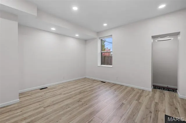 $199,900 | 327 North Boyle Avenue, Unit E4, St. Louis, MO 63108