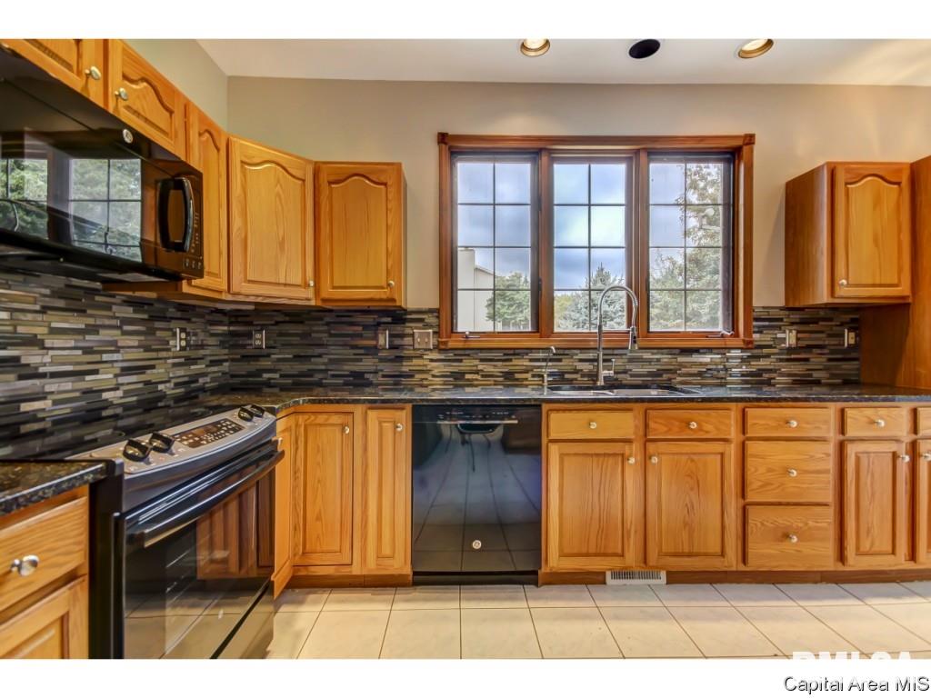 1 Woodland Trail Rochester, IL 62563 - Photo 13 of 33 Gallery Image 13