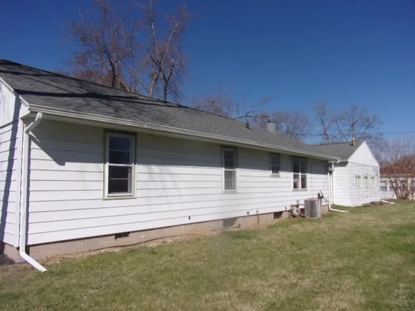 $69,000 | 130 West Murphy Street, Pontiac, IL 61764