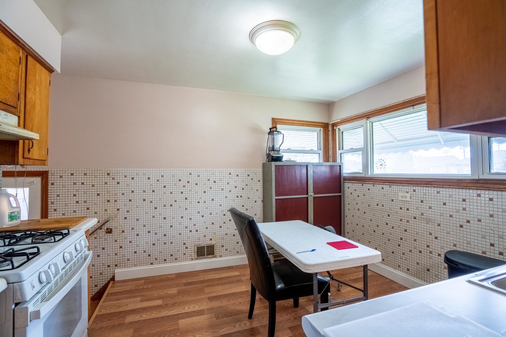 2843 Hawthorne Street Franklin Park, IL 60131 - Photo 9 of 26