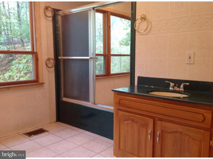 2121 Coventryville Road Pottstown, PA 19465 - Photo 15 of 21 Bathroom