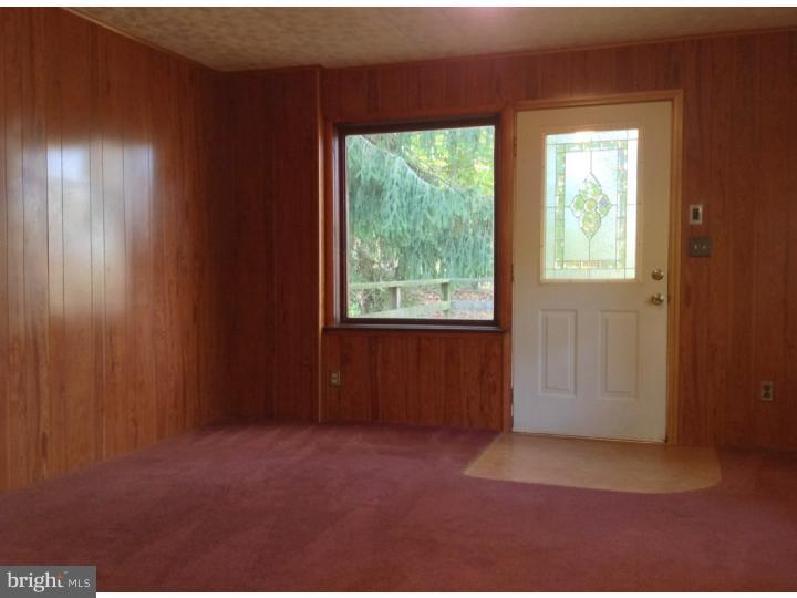 2121 Coventryville Road Pottstown, PA 19465 - Photo 8 of 21 Living Room