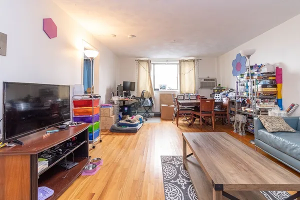 $2,500 | 25 Linden Avenue, Unit 1, Somerville, MA 02143