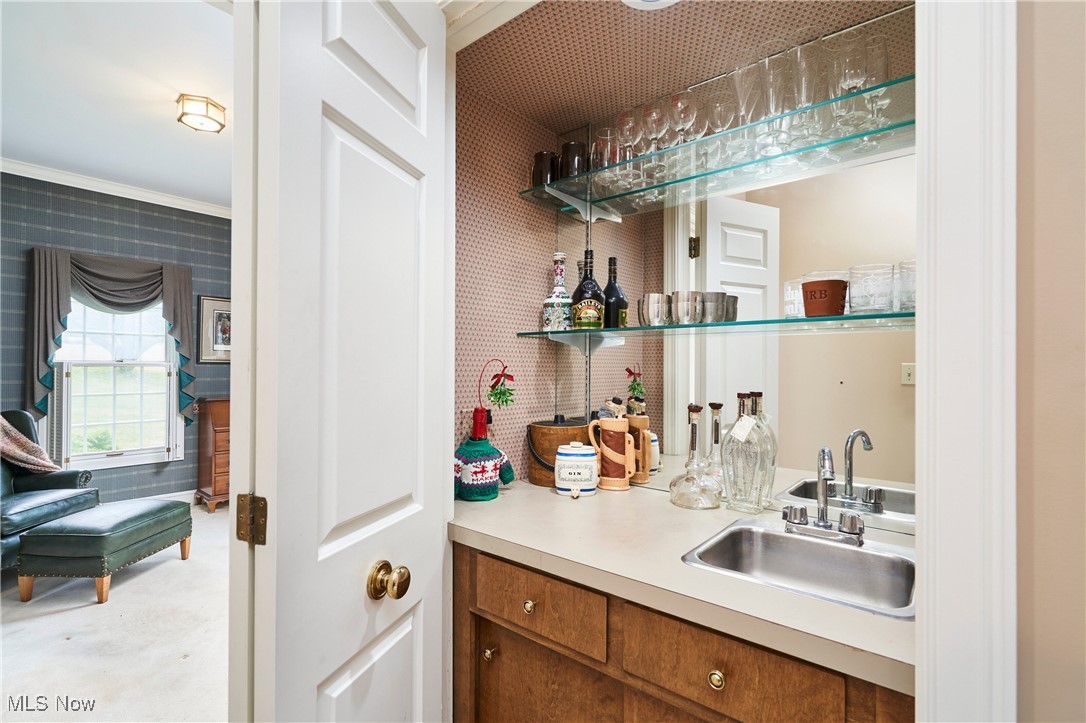 2930 Roundhill Road Akron, OH 44333 - Photo 7 of 34