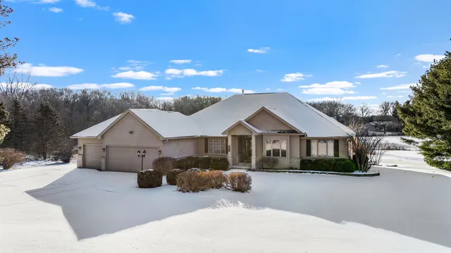 $549,900 | 8317 Snaresbrook Road, Roscoe, IL 61073