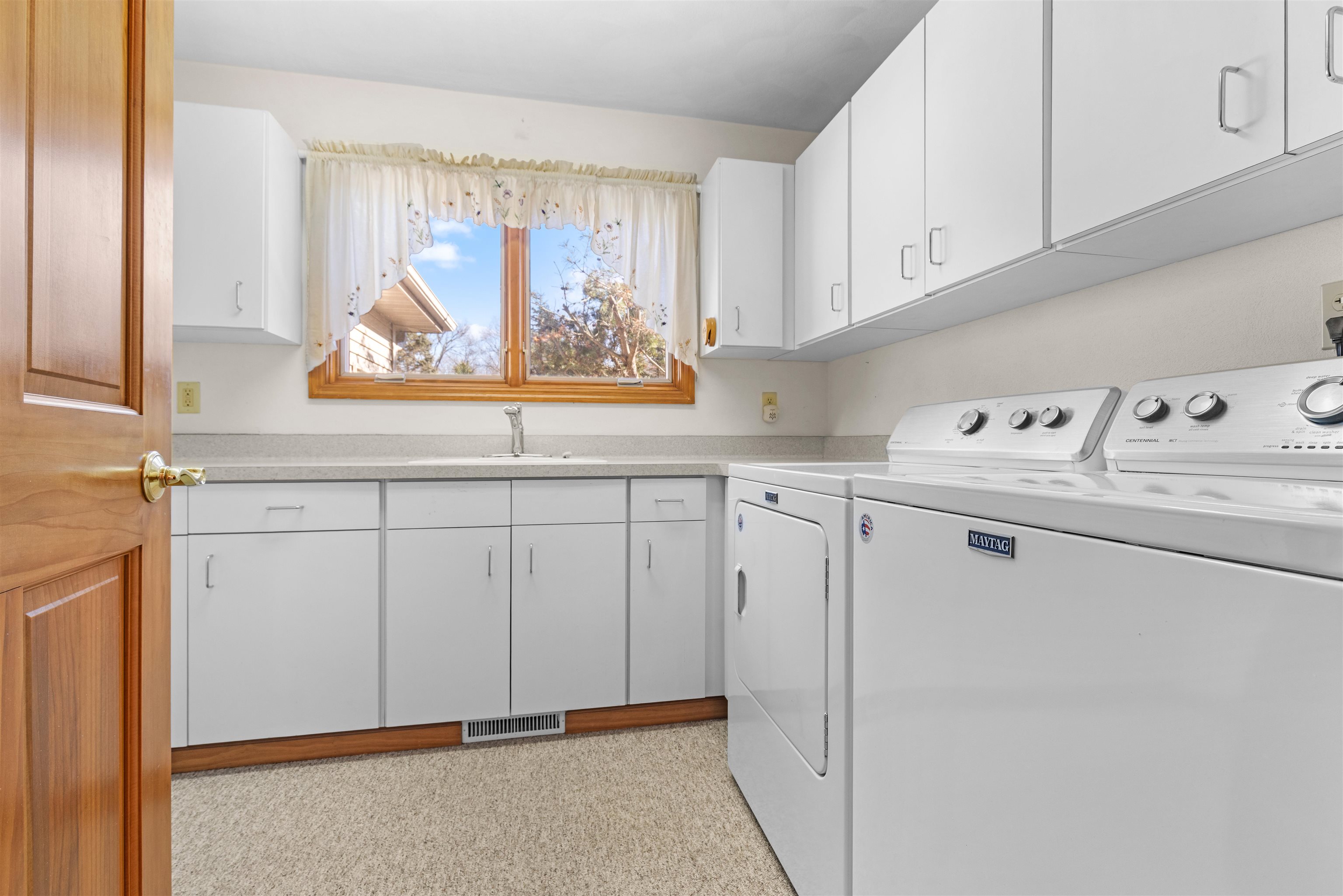 8317 Snaresbrook Road Roscoe, IL 61073 - Photo 23 of 45