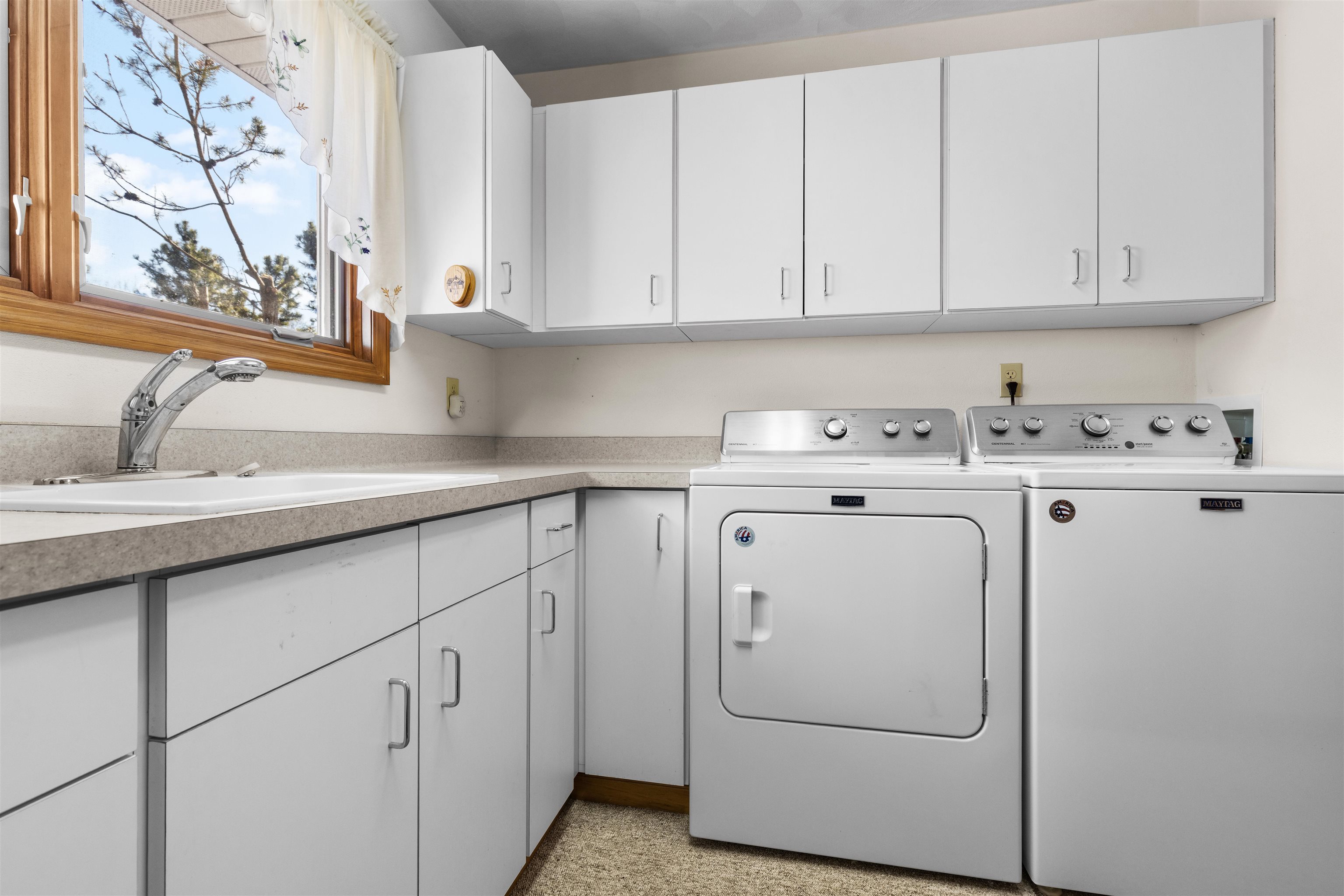 8317 Snaresbrook Road Roscoe, IL 61073 - Photo 24 of 45 a utility room with dryer and washer