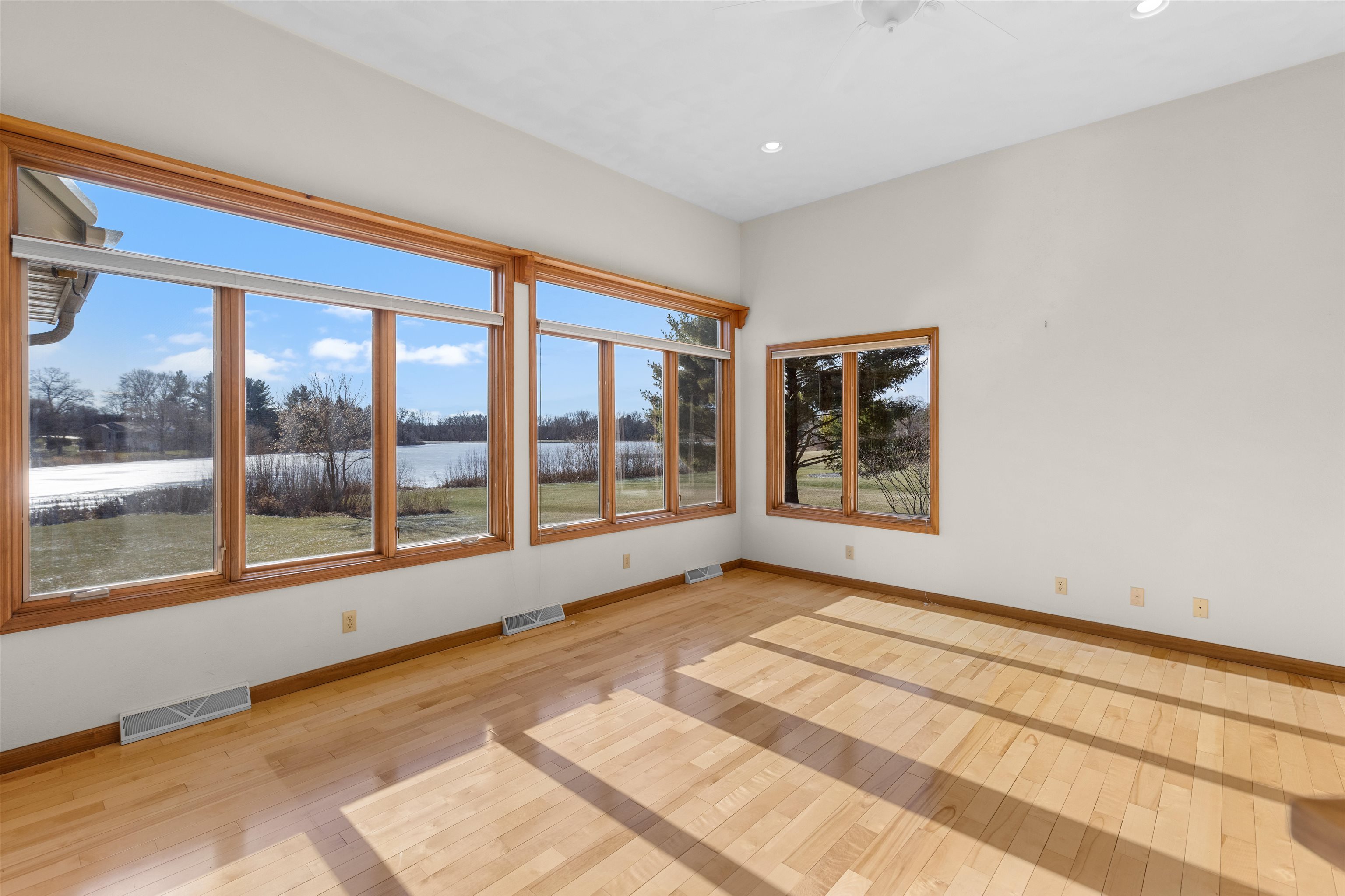 8317 Snaresbrook Road Roscoe, IL 61073 - Photo 30 of 45