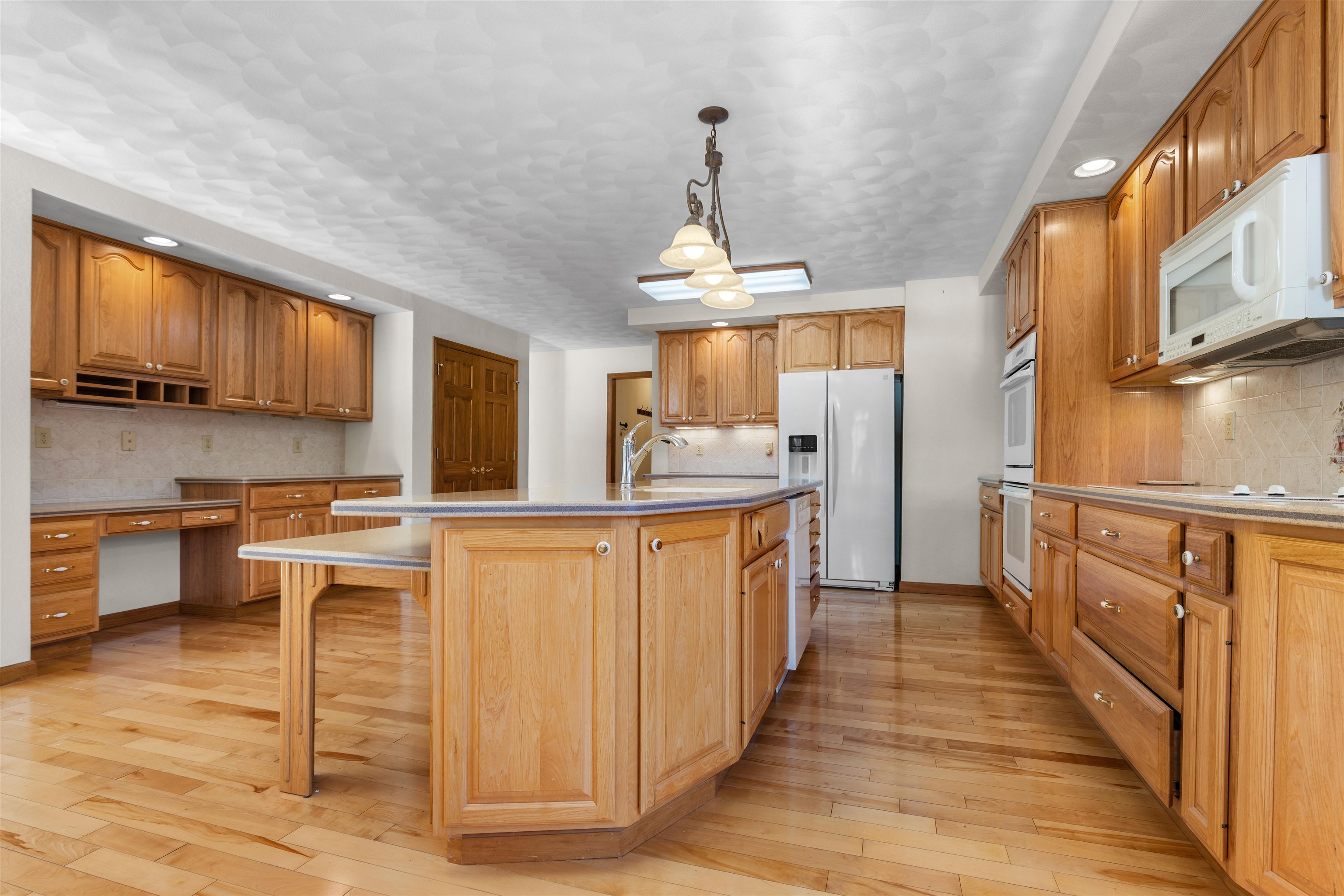 8317 Snaresbrook Road Roscoe, IL 61073 - Photo 7 of 45