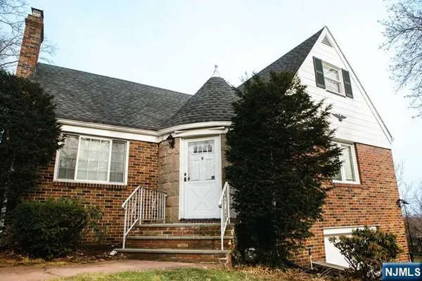 $3,900 | 134 Berkshire Road, Hasbrouck Heights, NJ 07604