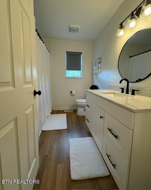 1215 Clendenen Road Maryville, TN 37801 - Photo 18 of 39 Upstairs Hall Bathroom