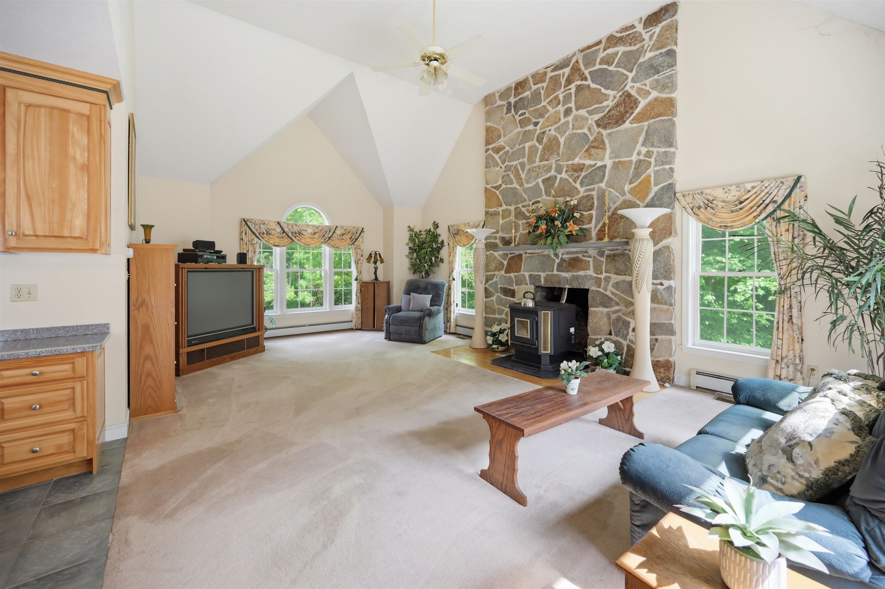 7 Mankill Brook Road Plaistow, NH 03865 - Photo 5 of 60