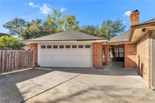 $450,000 | 204 Hearthstone Circle, College Station, TX 77840
