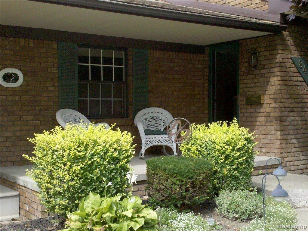 8474 Clinton River Road Sterling Heights, MI 48314 - Photo 1 of 24 2010-08-13 11.05.00