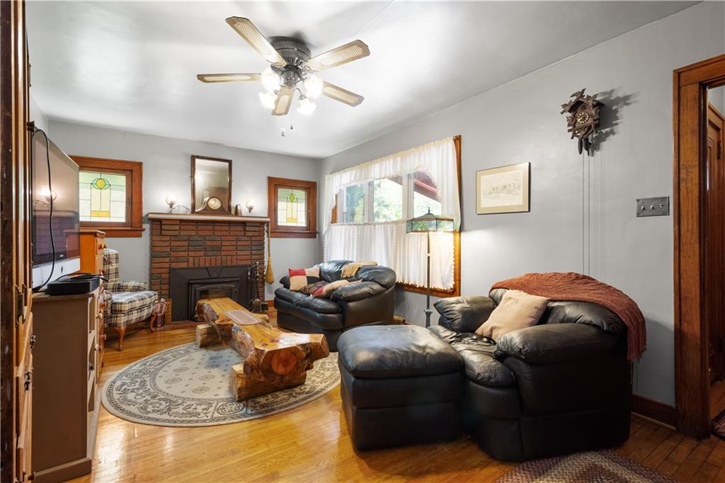 2915 Kane Road Aliquippa, PA 15001 - Photo 16 of 31 Living room w. fireplace