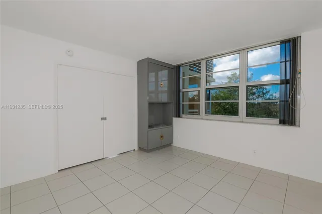 $2,400 | 625 Oaks Drive, Unit 503, Pompano Beach, FL 33069