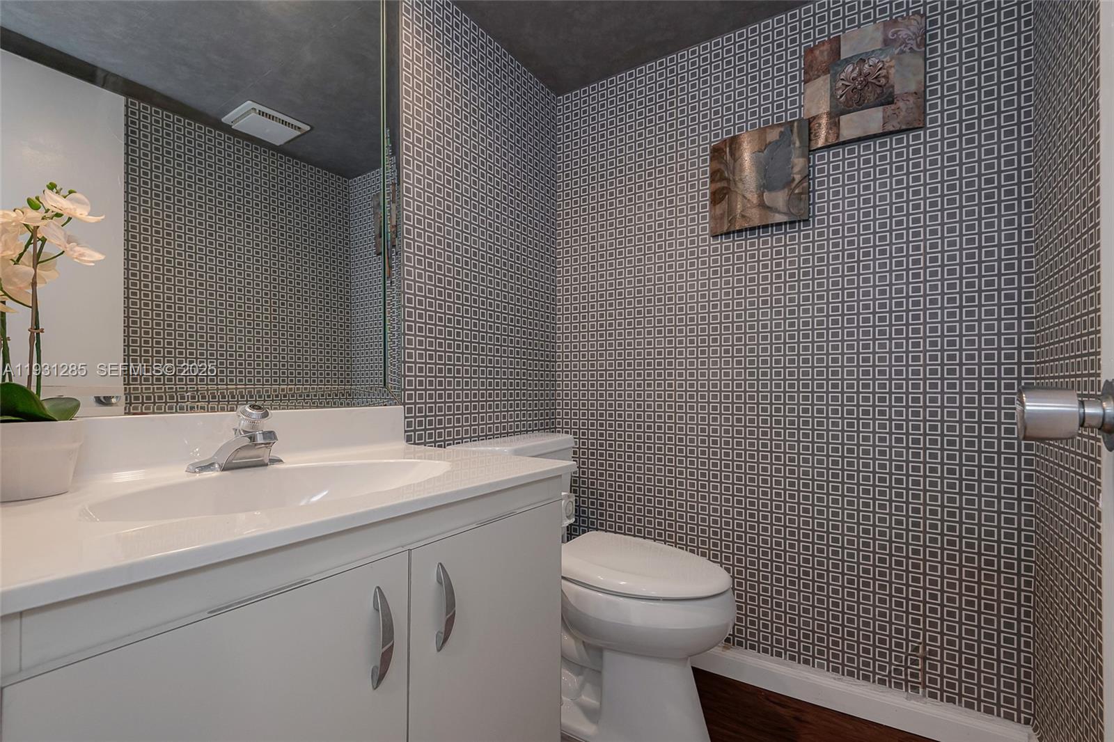 625 Oaks Drive, Unit 503 Pompano Beach, FL 33069 - Photo 7 of 28