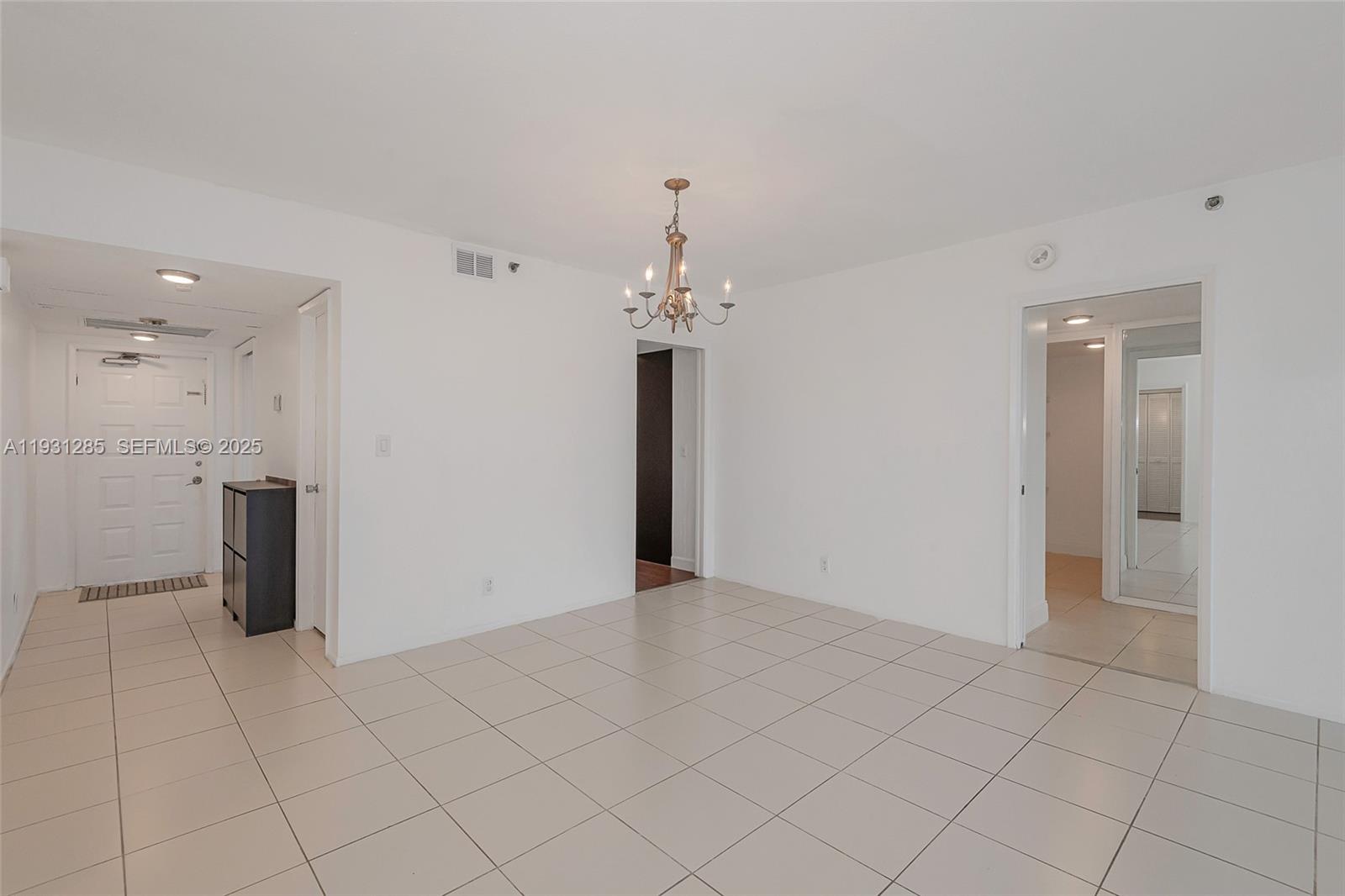 625 Oaks Drive, Unit 503 Pompano Beach, FL 33069 - Photo 8 of 28