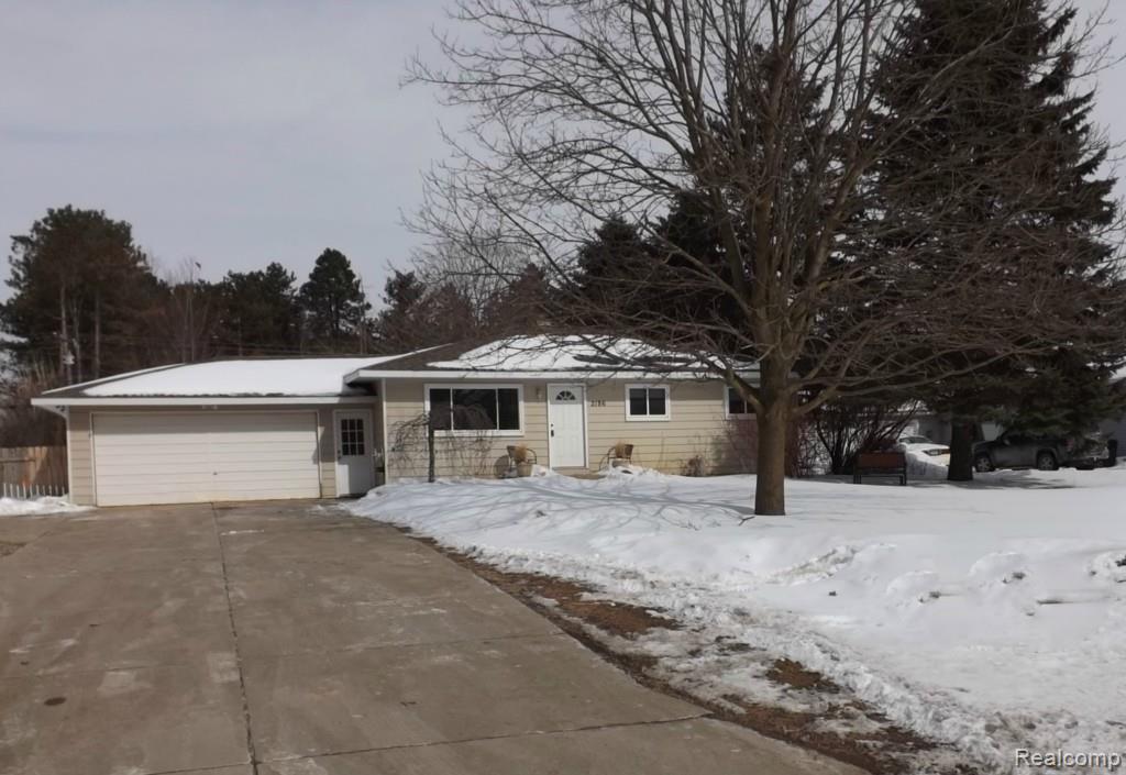 2186 West Drahner Road Oxford, MI 48371 - Photo 1 of 17 Gallery Image 1