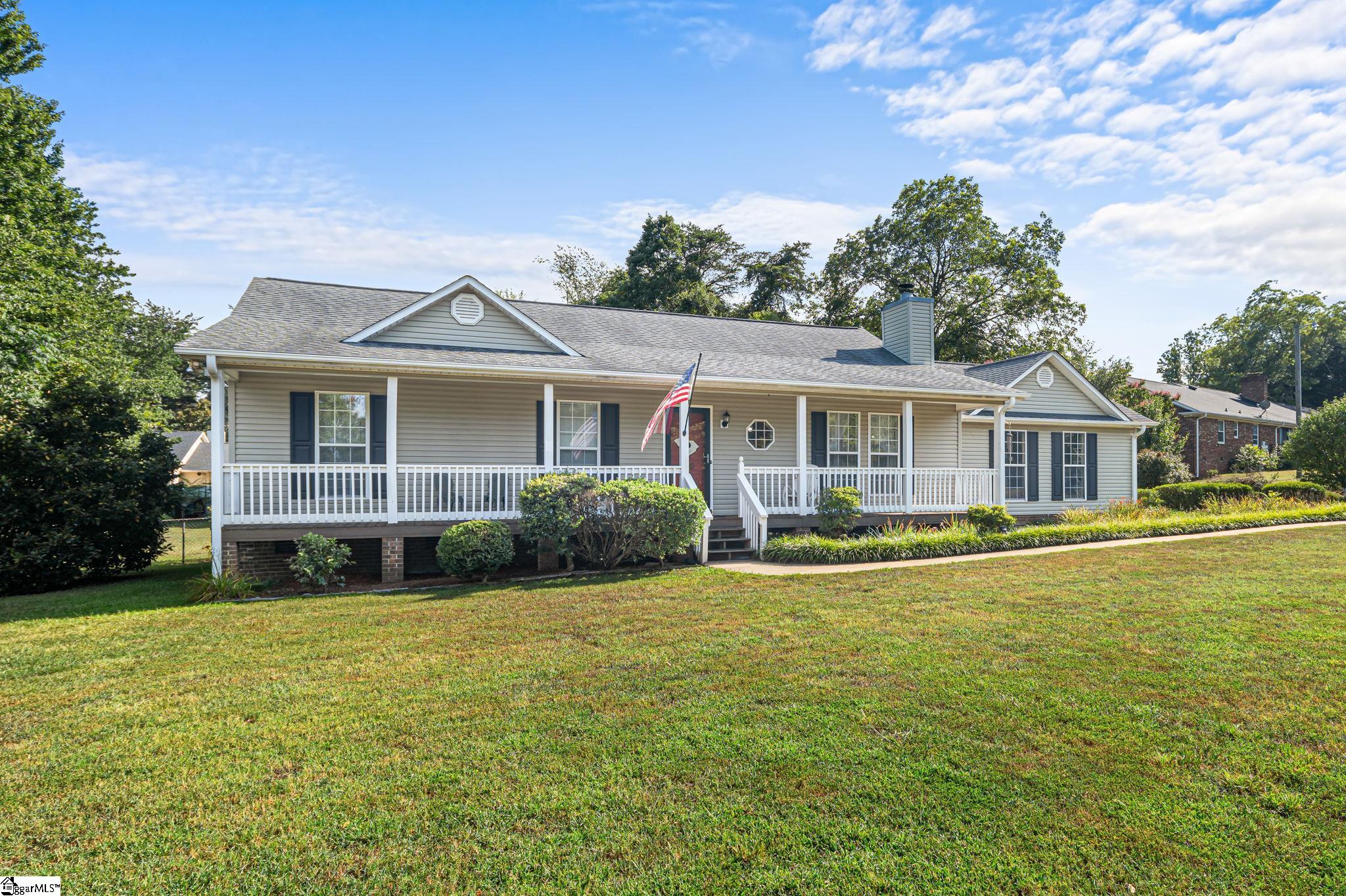 430 Tanyard Road Greenville, SC 29609 - Photo 2 of 18 Gallery Image 2
