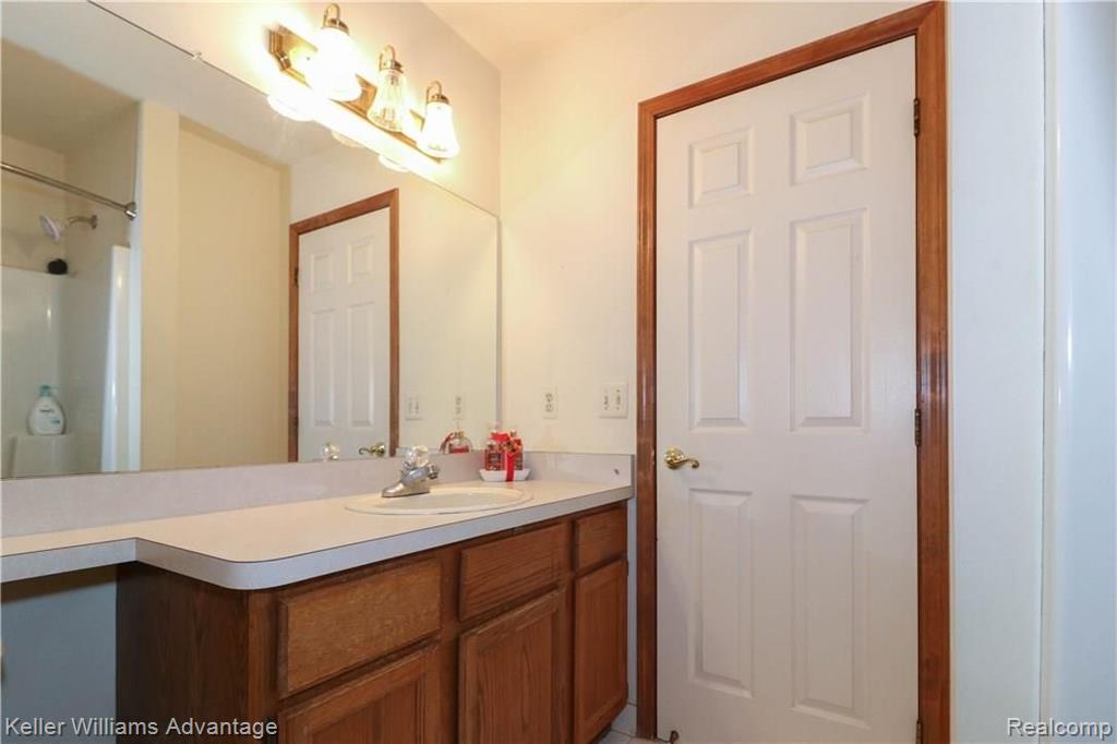 29643 English Way Novi, MI 48377 - Photo 20 of 32