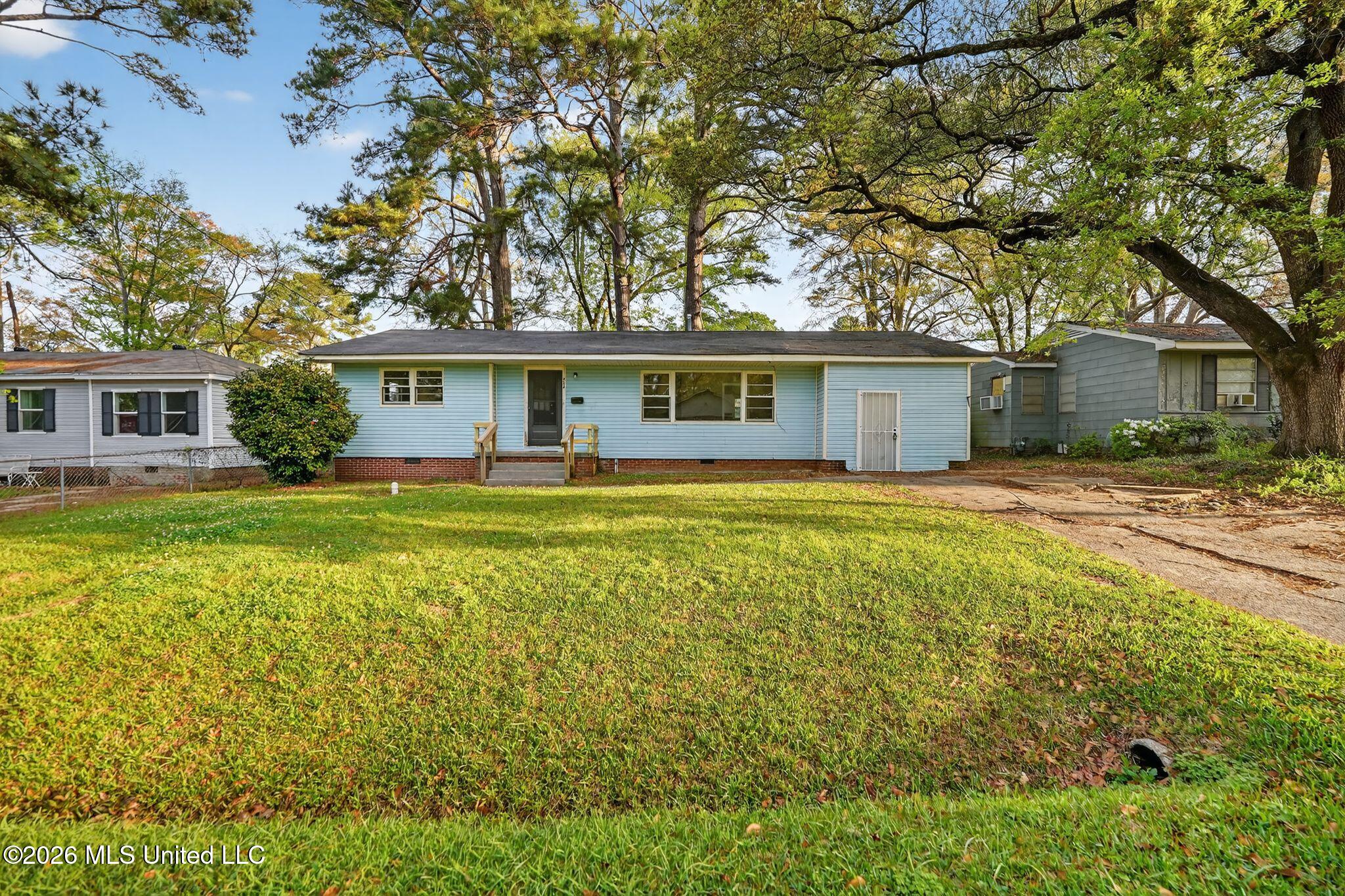 734 Montclair Place Jackson, MS 39206 - Photo 1 of 37 02_734_Montclair_Pl_Jackson_MS_39206-Ext