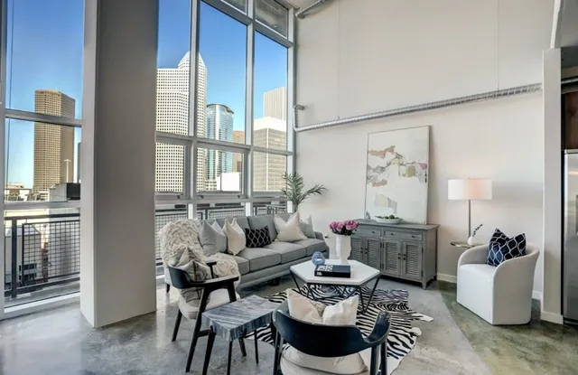 $469,900 | 2000 Bagby Street, Unit 9420, Houston, TX 77002