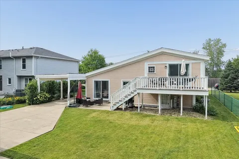 $595,000 | 3425 Harris Drive, Northbrook, IL 60062