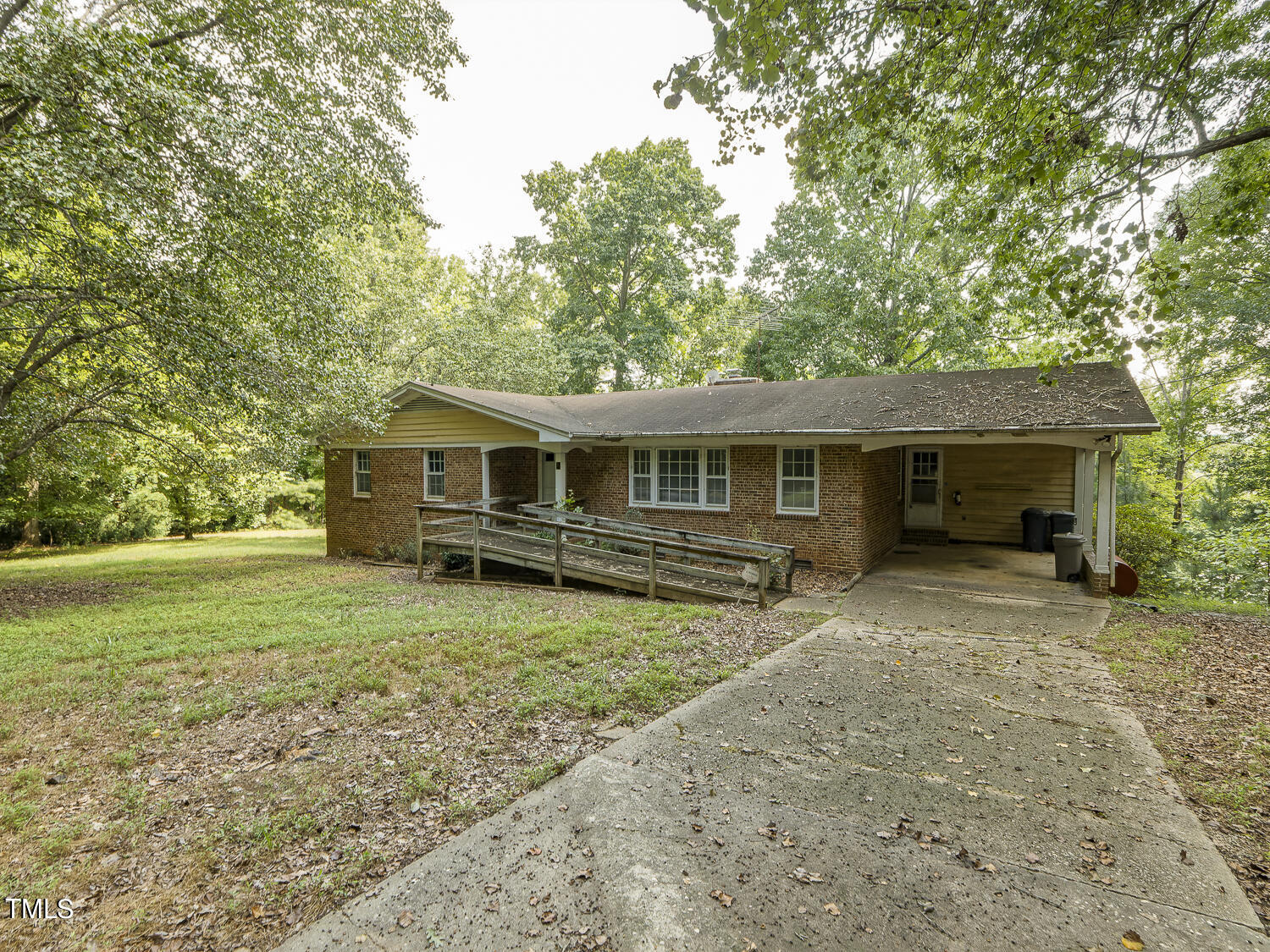 7100 Delta Bluff Lane Raleigh, NC 27606 - Photo 3 of 35 003