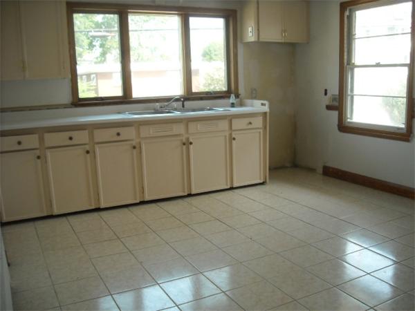 640 Rathbun Street Blackstone, MA 01504 - Photo 3 of 13 Gallery Image 3