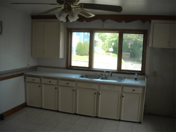 640 Rathbun Street Blackstone, MA 01504 - Photo 4 of 13 Gallery Image 4
