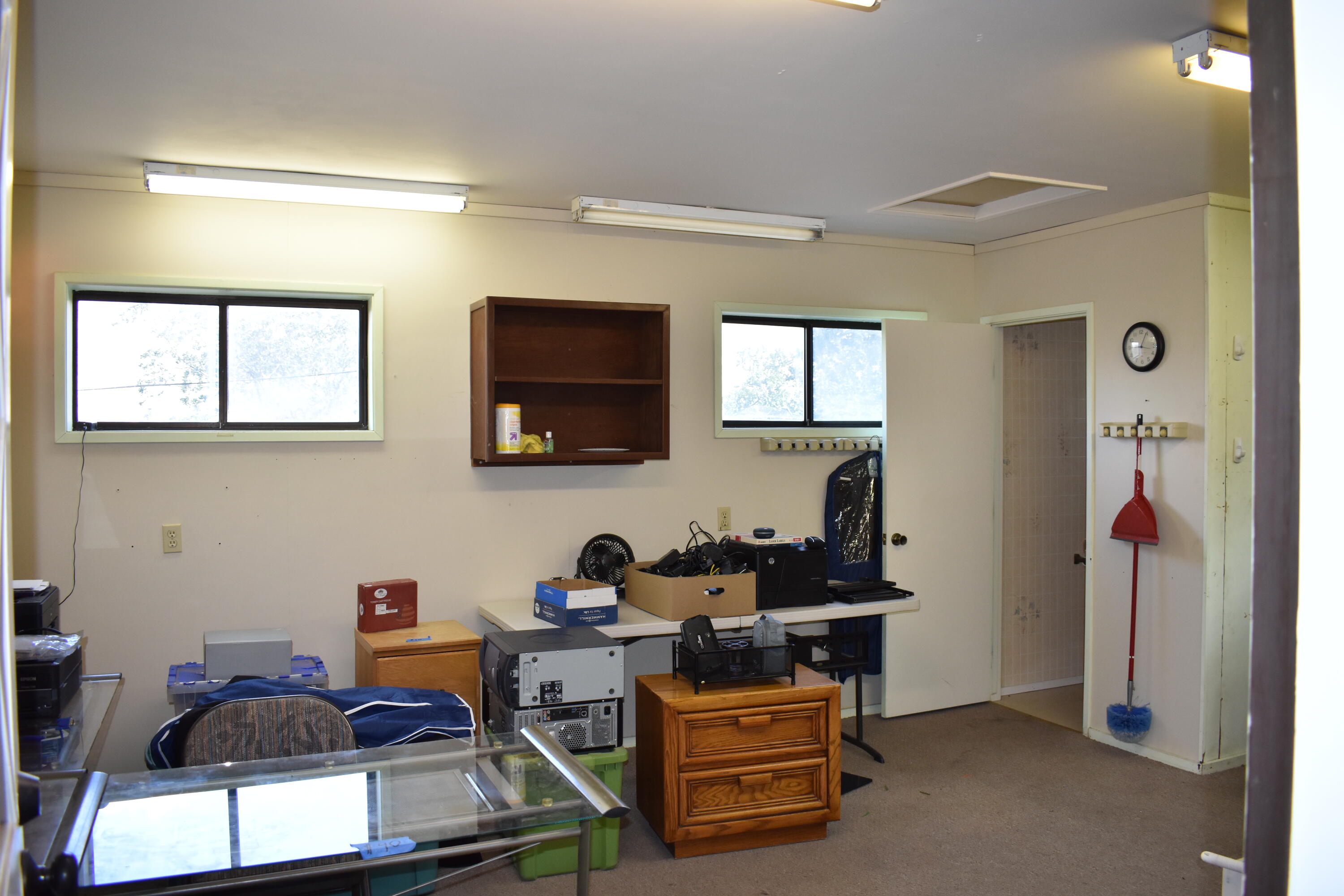 43933 Skyline Drive Three Rivers, CA 93271 - Photo 33 of 38 Office space with 1/2 bath