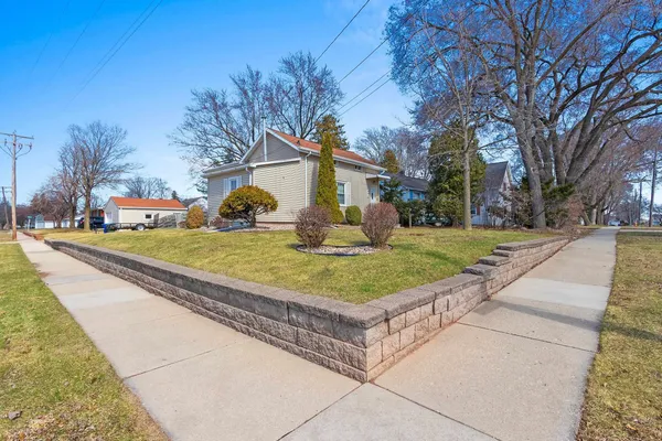 $214,900 | 846 Oak Street, De Pere, WI 54115