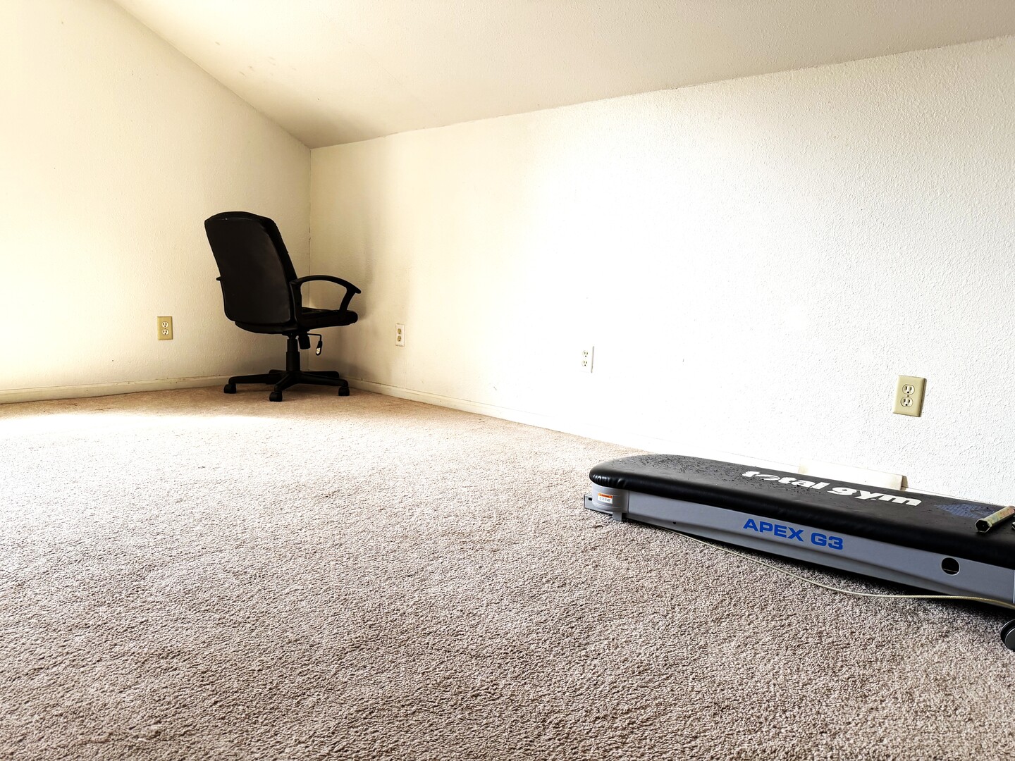 504 11th Avenue Mendota, IL 61342 - Photo 6 of 15 a living room with furniture and a air conditioner vent