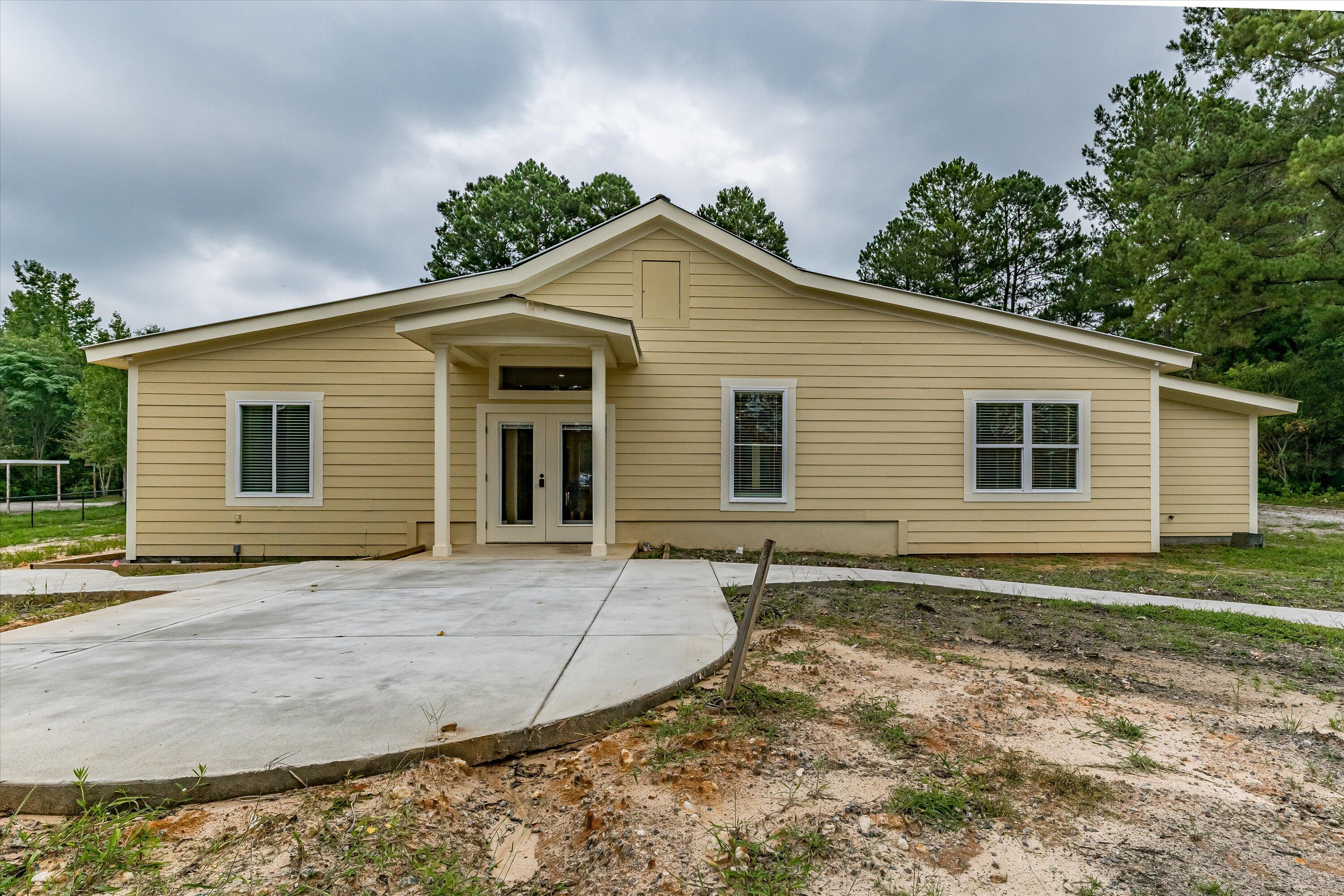 4625 Old Waynesboro Road Hephzibah, GA 30815 - Photo 29 of 34 View of Back patio, still in the landscaping phase.