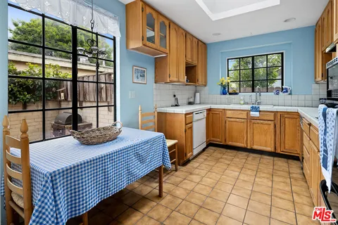 $1,550,000 | 3604 Moore Street, Los Angeles, CA 90066