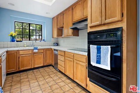 $1,550,000 | 3604 Moore Street, Los Angeles, CA 90066