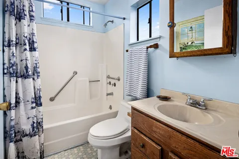 $1,550,000 | 3604 Moore Street, Los Angeles, CA 90066