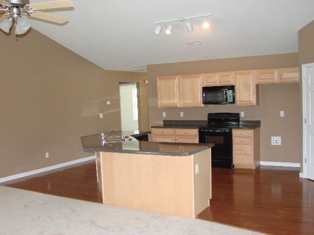 107 Dillard Road, Unit 12 Duncan, SC 29334 - Photo 4 of 5 Gallery Image 4