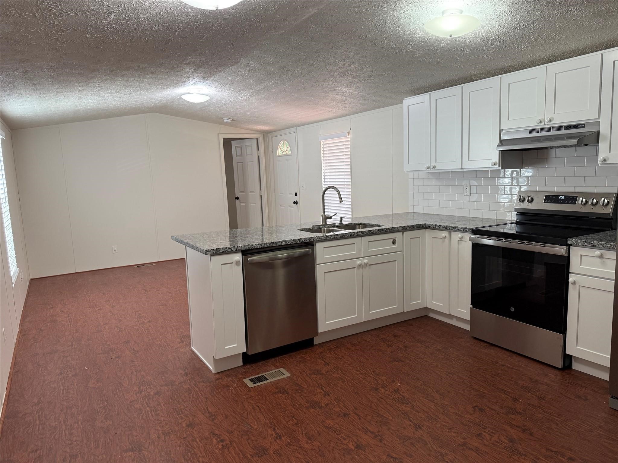 4429 16th Street Bacliff, TX 77518 - Photo 9 of 14