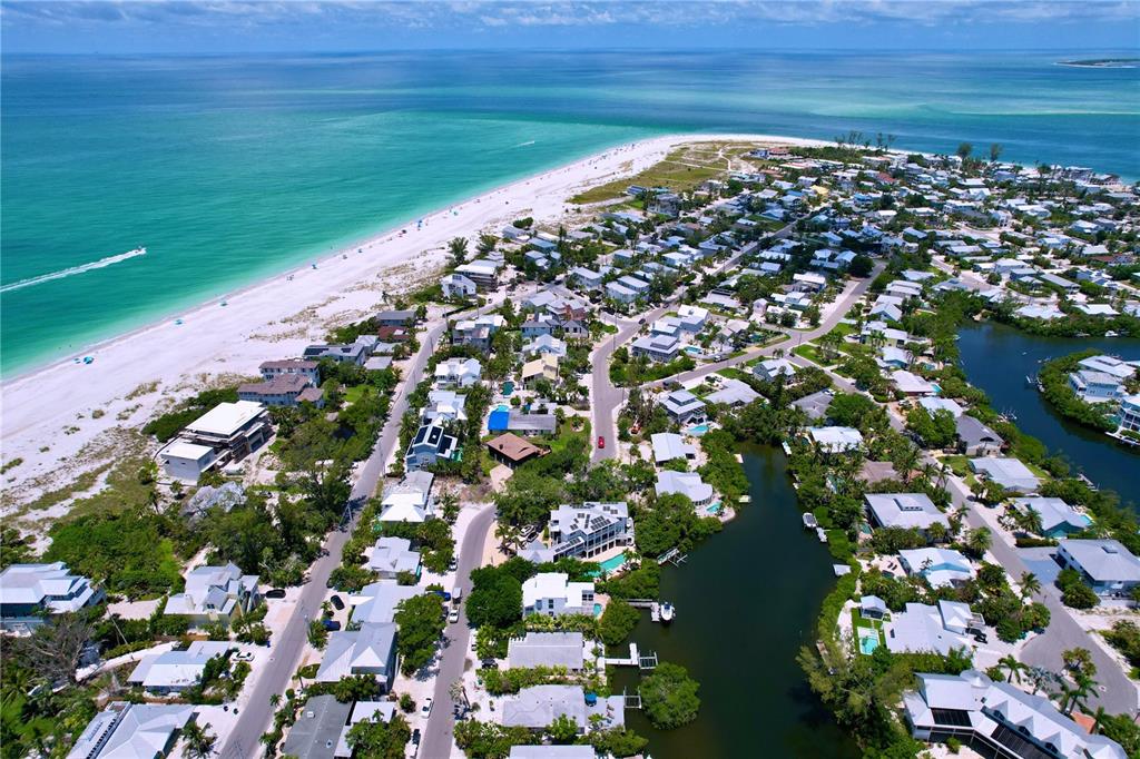 706 Jacaranda Road Anna Maria, FL 34216 - Photo 10 of 70 Gallery Image 10