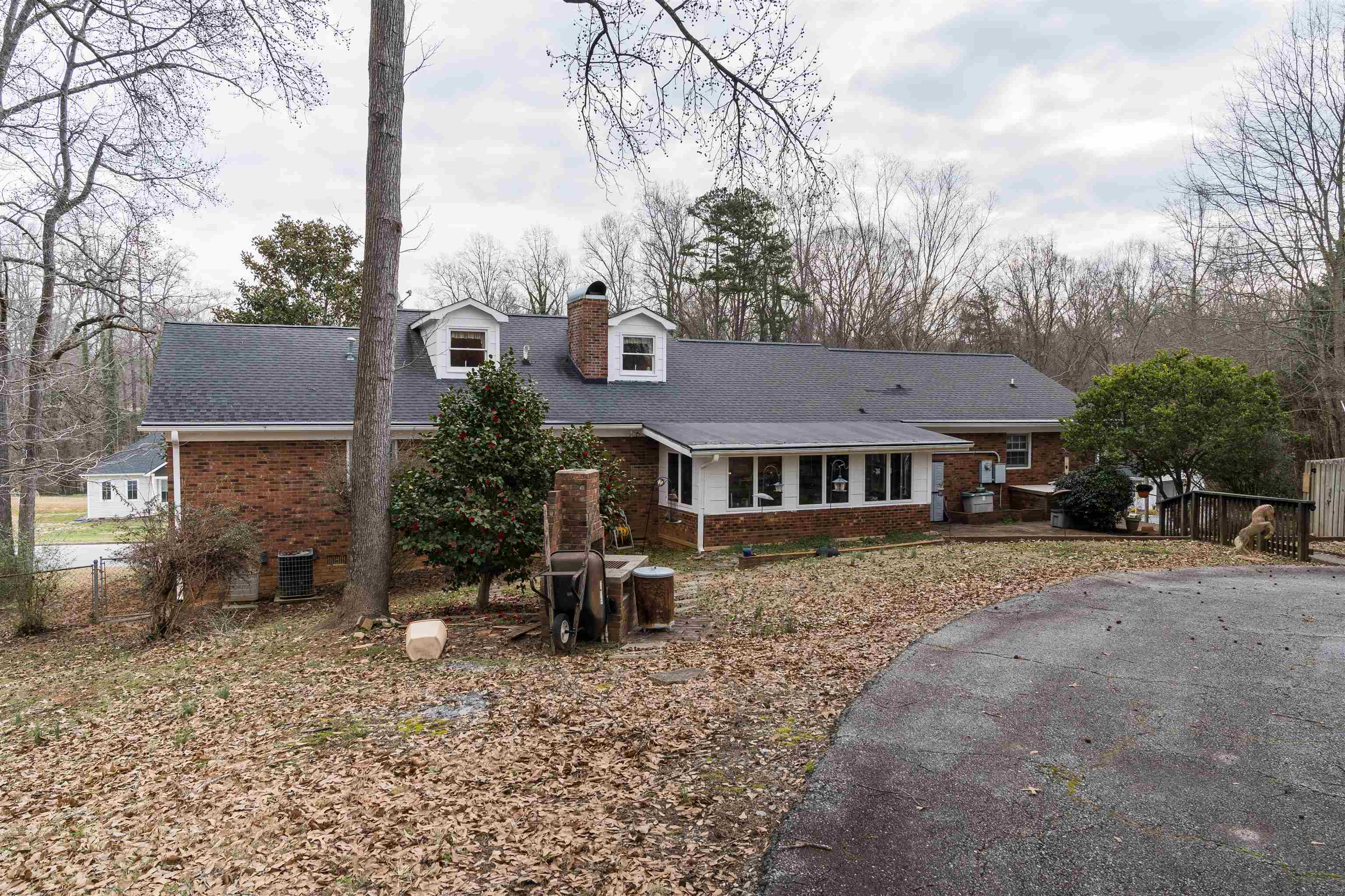 136 Maulden Street Spartanburg, SC 29302 - Photo 8 of 36