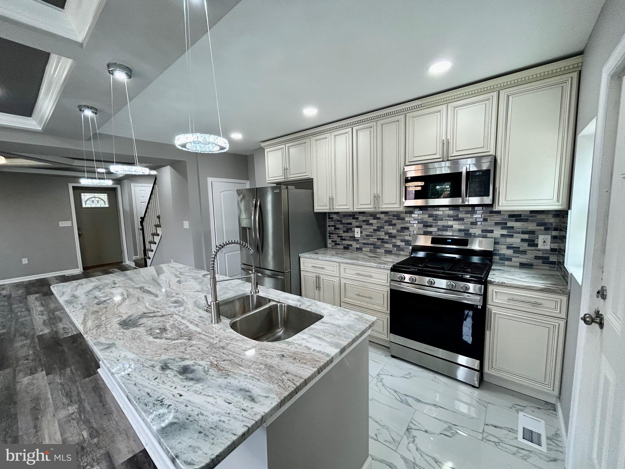 4642 Northwood Drive Baltimore, MD 21239 - Photo 8 of 28