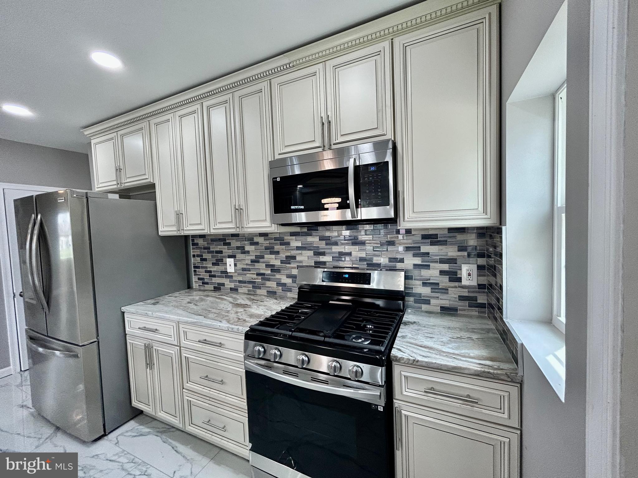 4642 Northwood Drive Baltimore, MD 21239 - Photo 9 of 28